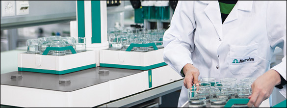 OMNIS Sample Robot de Metrohm - plataforma x-y-z con capacidad para 175 muestras e intercambio de racks en marcha