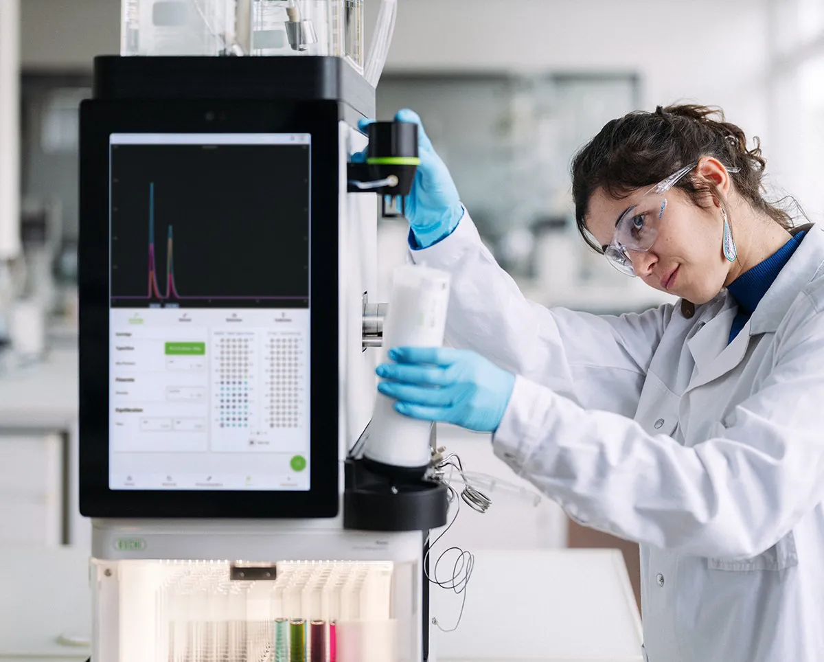 Interfaz de software BÜCHI Pure Excellence con visualización simultánea de cromatogramas