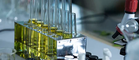 Laboratorio de monitoreo del estado del aceite: análisis TAN y TBN por titulación y espectroscopia FTIR