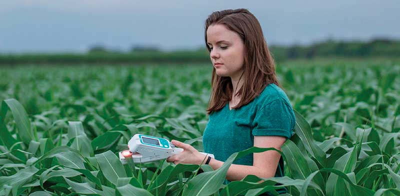 Acelerómetro y GPS del LI-600 LI-COR para medición del ángulo de incidencia de la hoja
