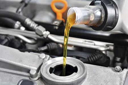 Motor industrial con sistema de lubricación: monitoreo de viscosidad ISO VG para mantenimiento predictivo