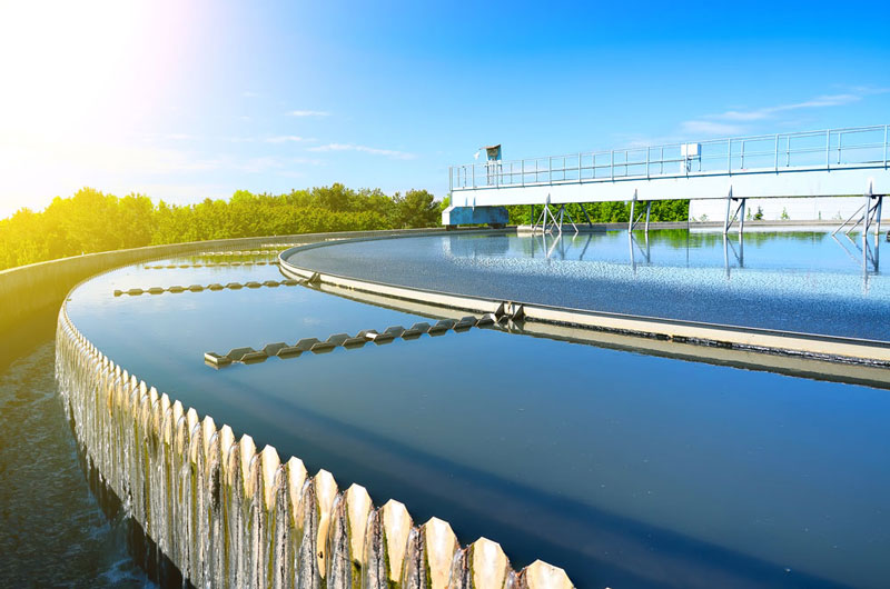 Muestra de agua ambiental para análisis de nitrógeno y fósforo total por cromatografía iónica