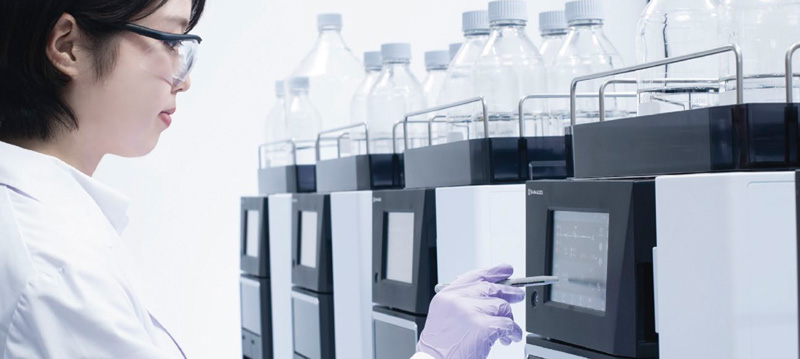 i-PDeA II Shimadzu — deconvolución de picos solapados en cromatografía líquida